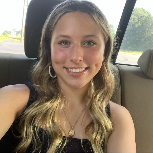 Meet your Posher, Saylor - Picture 1 of 1